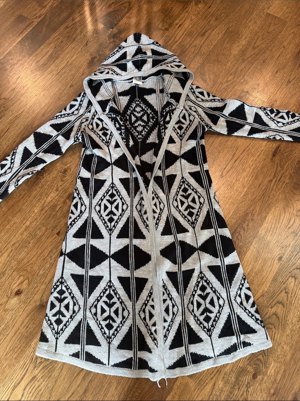 Love Riche Black & White Hooded Tribal Knit Cardigan Size Large